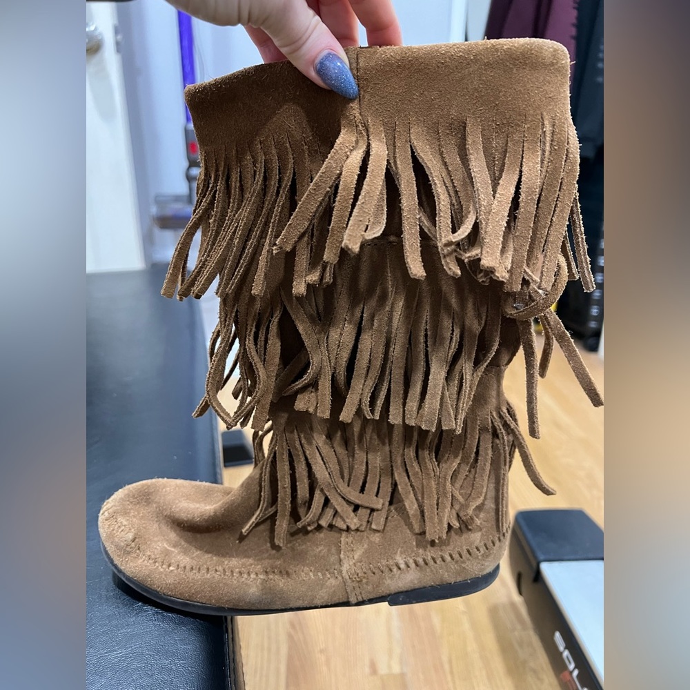Minnetonka 3-Layer Fringe Boots